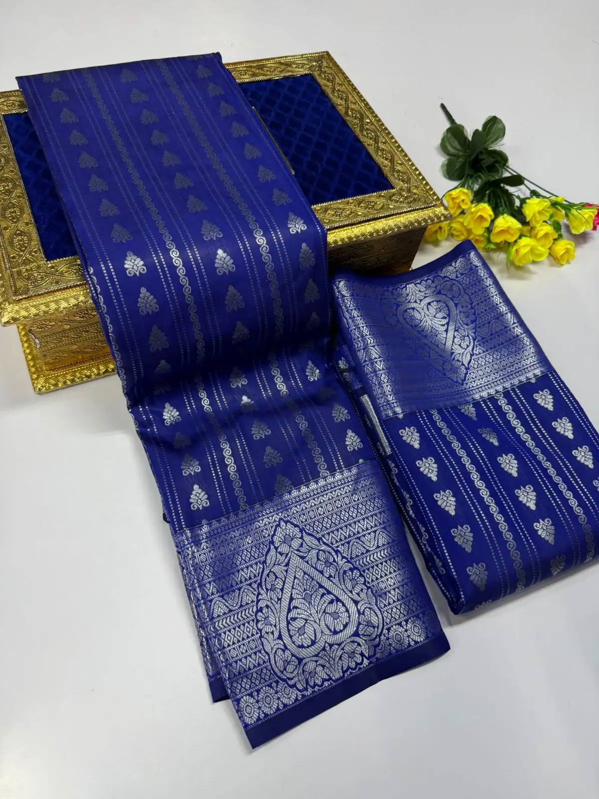 Floral Zari Butta Heart Border Semi Kanchipuram Silk Saree